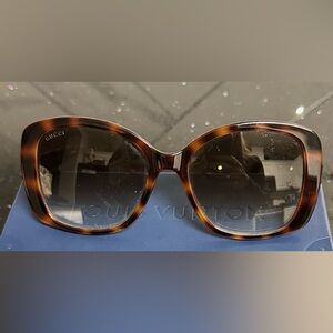 Gucci Oversized Tortoiseshell Sunglasses – Authentic